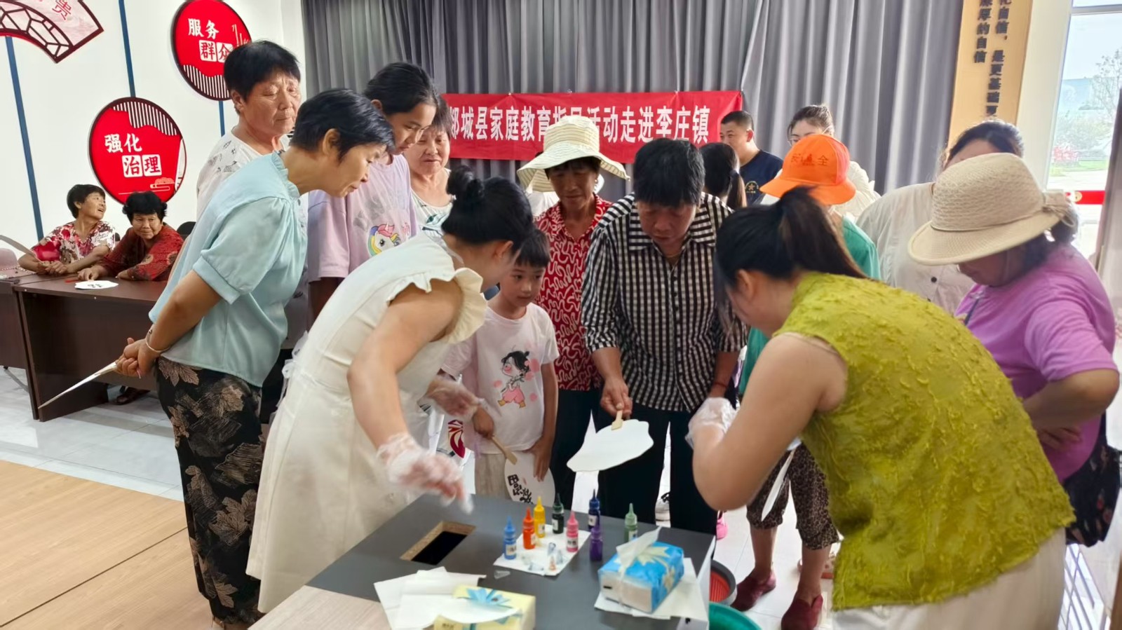 巧手制漆扇